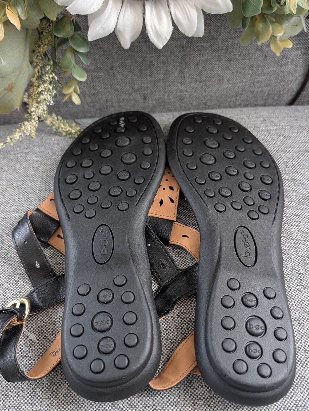 B.O.C. Black Tong Sandals New - Picture 4 of 4